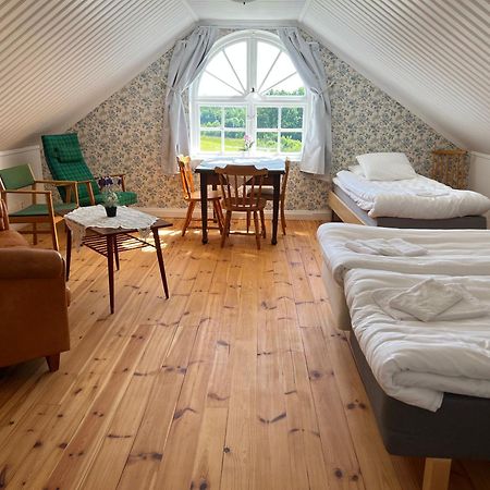 Spjutsbygds Gards Bed And Breakfast Rodeby Exterior foto